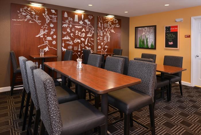 Candlewood Suites St Louis St Charles By Ihg Saint Charles Exterior photo